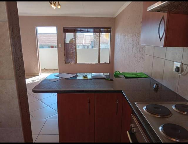 2 BEDROOM TOWNHOUSE FOR SALE IN EDEN GLEN